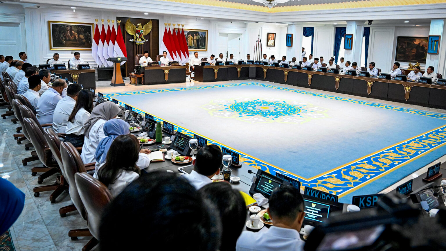 Evaluasi Capaian 10 Bulan, Prabowo: Kita Berada di Arah yang Benar